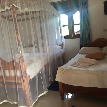 Damith Guest House Unawatuna Exterior photo