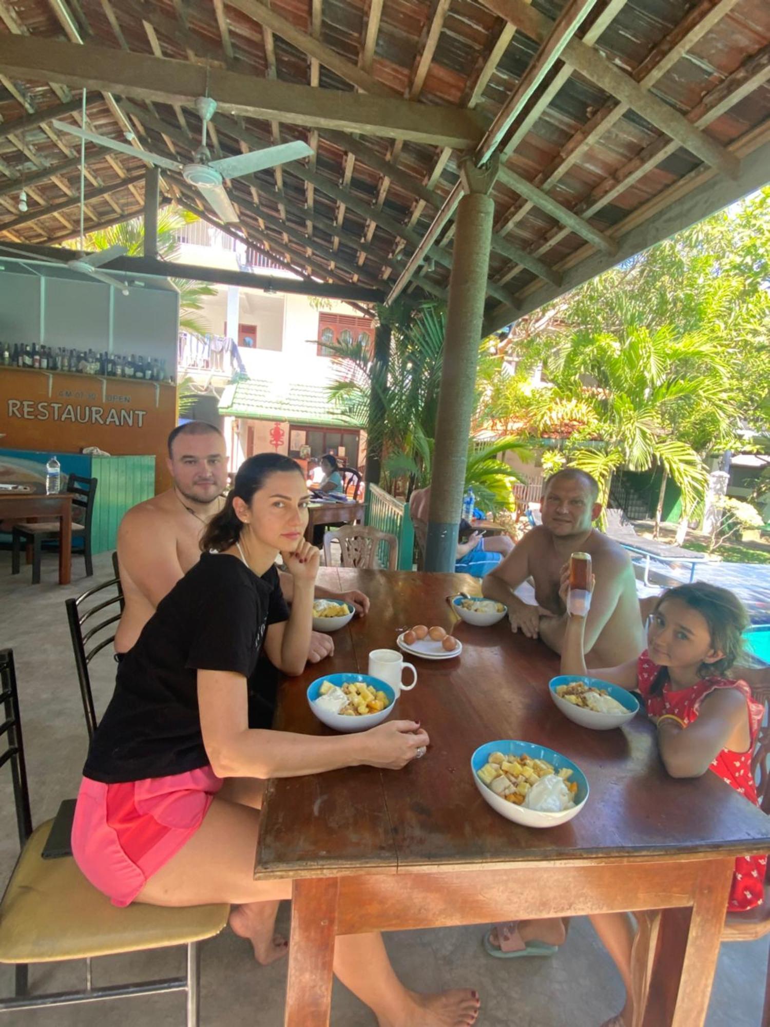 Damith Guest House Unawatuna Exterior photo