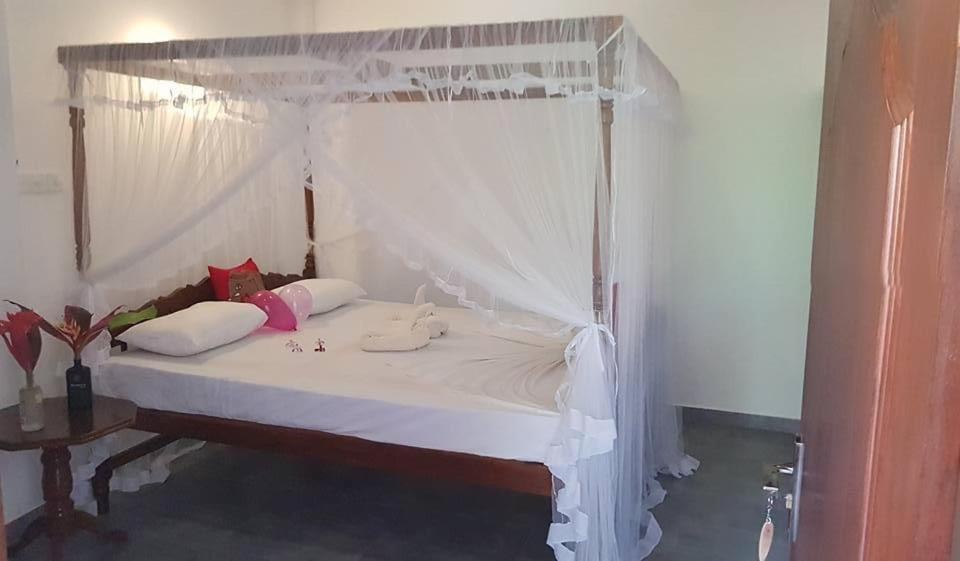 Damith Guest House Unawatuna Exterior photo