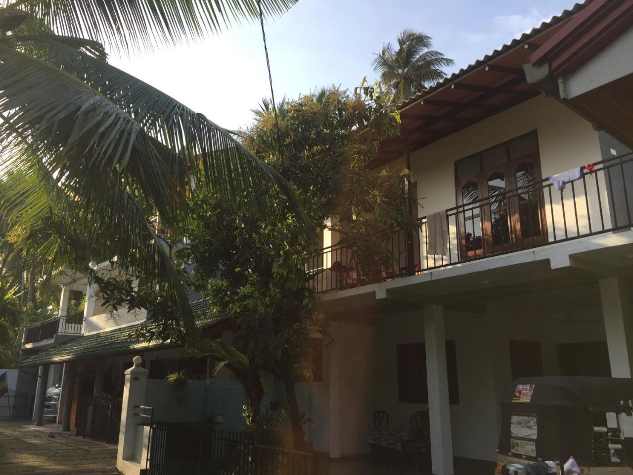 Damith Guest House Unawatuna Exterior photo